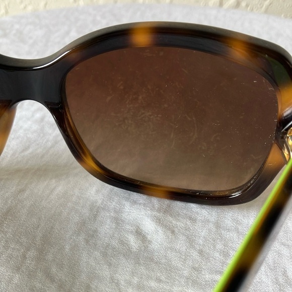 Coach: Emma (L001) Tortoise Shell Sunglasses- flaws - Picture 9 of 16